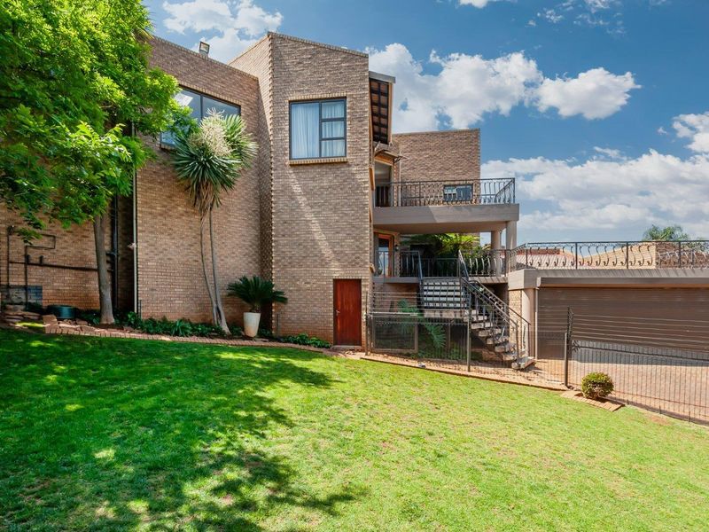 5 Bedroom House for Sale in Meyersdal - Photo 2