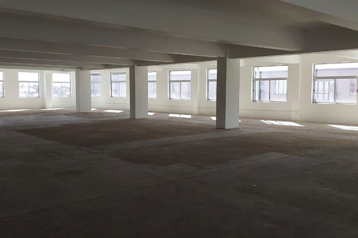 Spacious Open-Plan Office Available for Rent in CBD - Photo 4