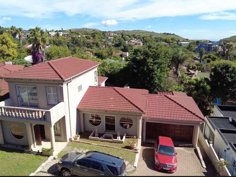 Home with great potential awaits you - Photo 1