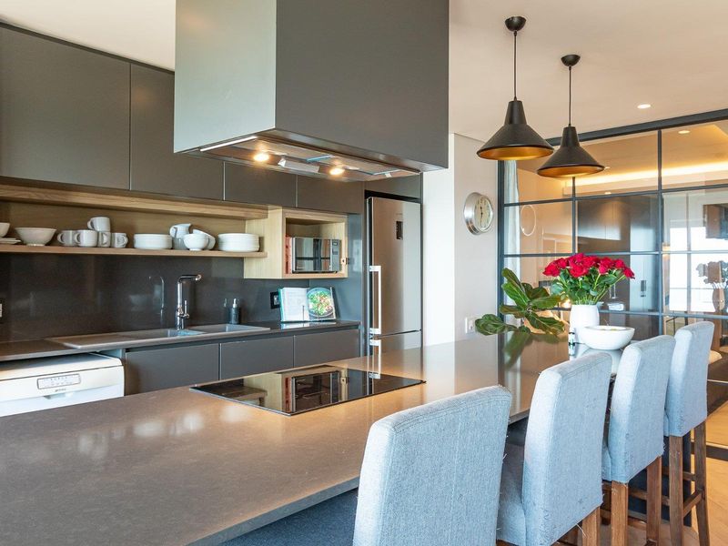 Beautiful 2 bedroom Seafront apartment in Simons Town (HB) - Photo 4