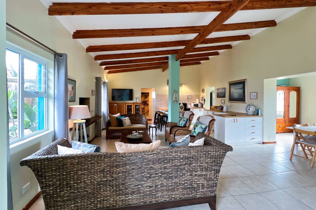 Charming Coastal Home or Airbnb Opportunity in Swakopmund! - Photo 4