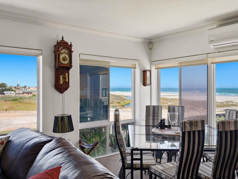 3 Bedrooms | Exceptional Space | Ocean & Mountain Outlook - Photo 3