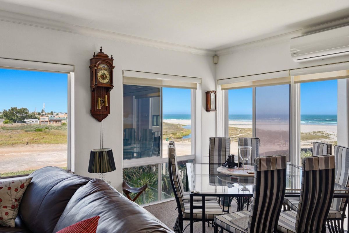 3 Bedrooms | Exceptional Space | Ocean & Mountain Outlook - Photo 3