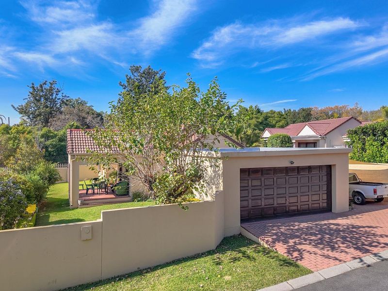 3 Bedroom freehold cluster for sale in Douglasdale - Photo 1