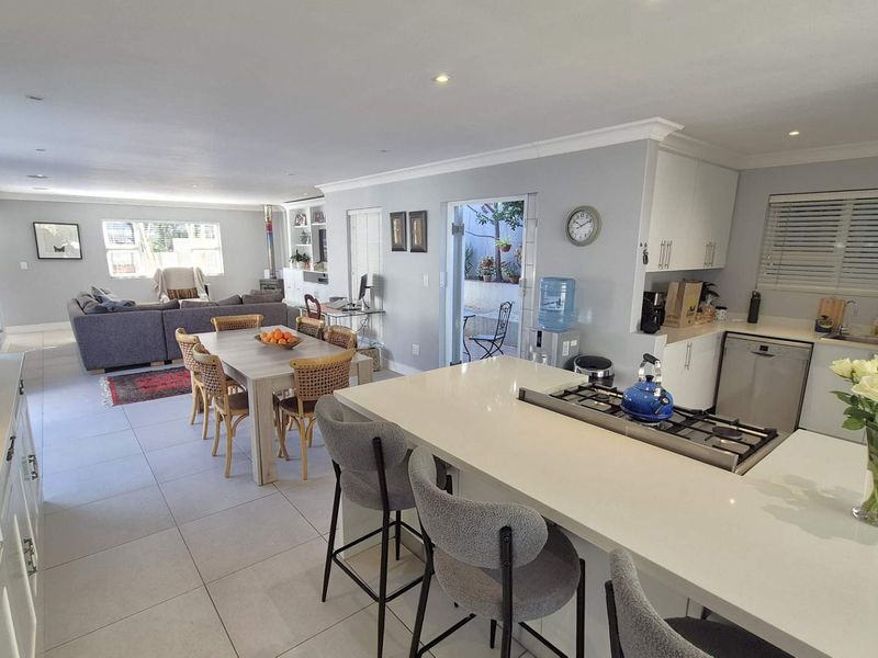Waterford Estate Living at Its Finest - Investment Opportunity 27k Lease in Place until March 2027** - Photo 6