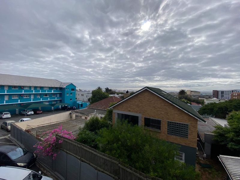 Wonderful Opportunity - Charming Corner 2-Bedroom Apartment with Stunning Views - Photo 2