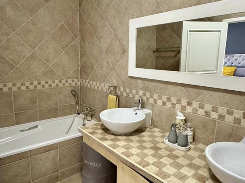 4 Bedroom House For Sale in Windhoek Country Club Estate - Photo 9