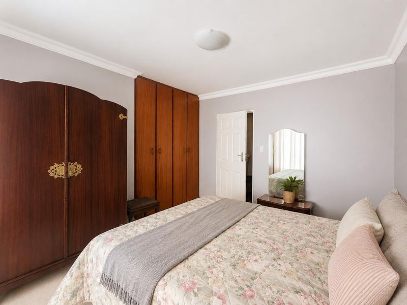 Spacious 4-Bedroom Haven Awaits in Ladybrand! - Photo 10