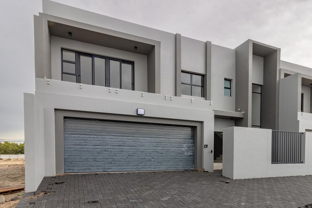 Find Your Big and Beautiful Dream Home Today - Photo 5