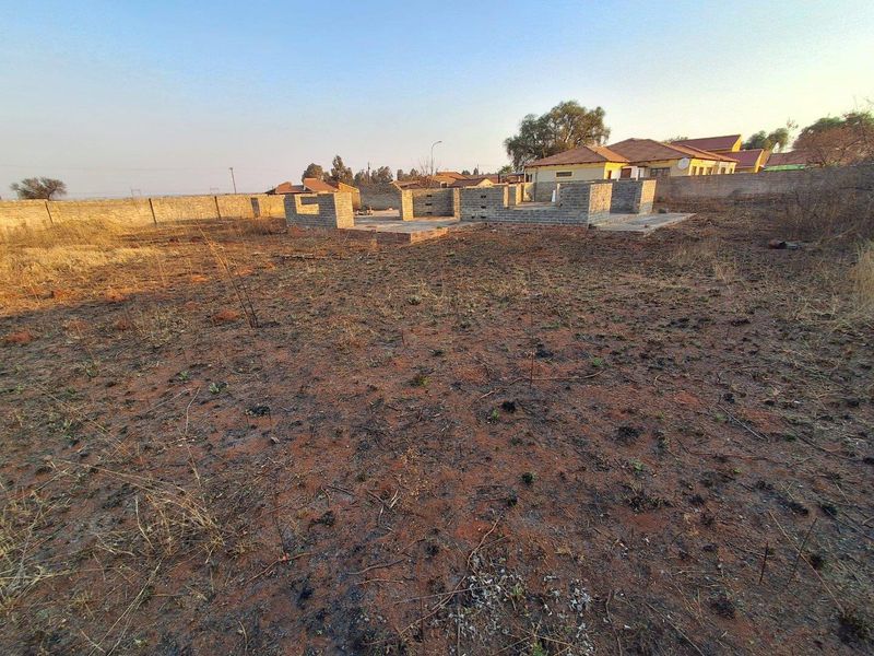 Bargain! 1283 Square Meter Vacant Land with Perimeter Walls - Photo 7