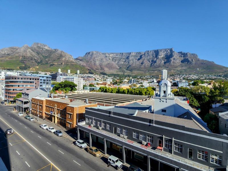 Ultimate Urban Living with Iconic Table Mountain Views - Photo 2
