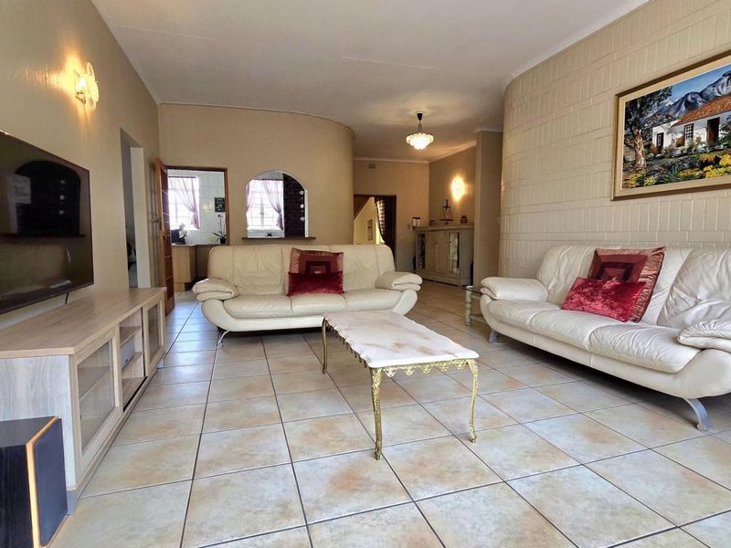 4 Bedroom Townhouse / Penthouse for Sale in Randhart - Photo 6