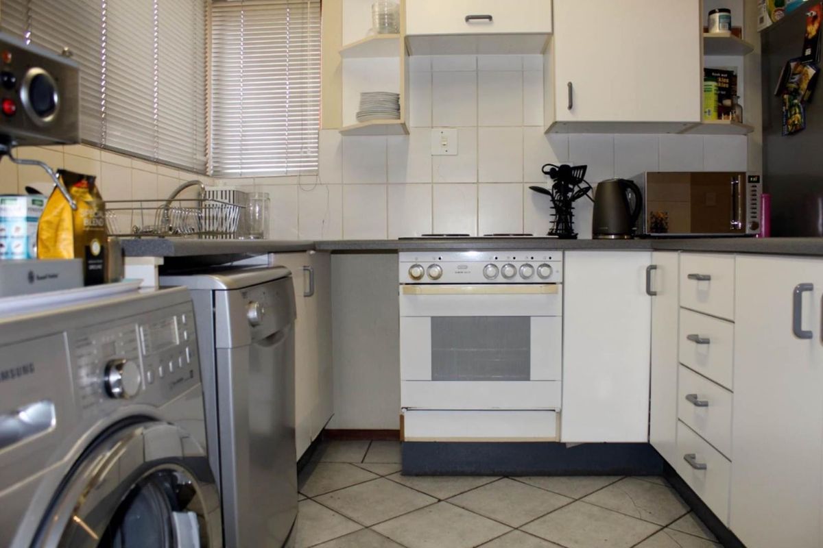 Property For Sale in Garsfontein, Pretoria - Photo 2
