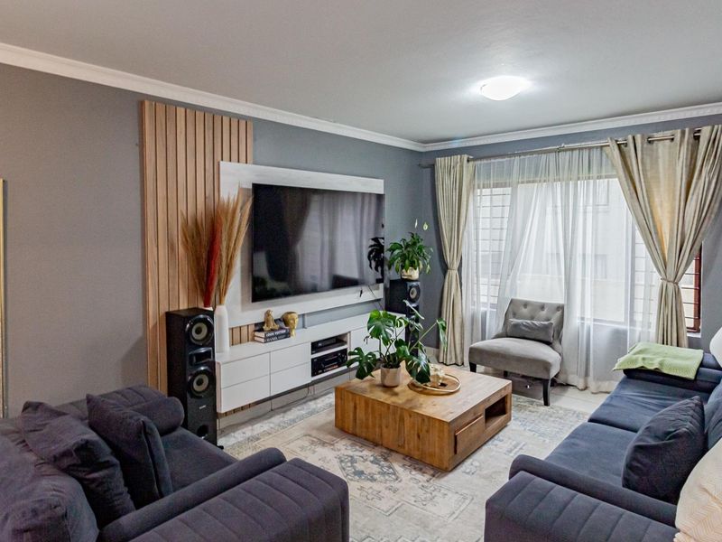 Charming 3-Bedroom Cluster in Secure Craigavon Estate - Photo 3