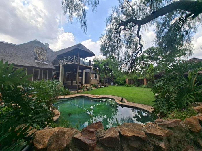 Property #2481312, House For Sale in Buccleuch