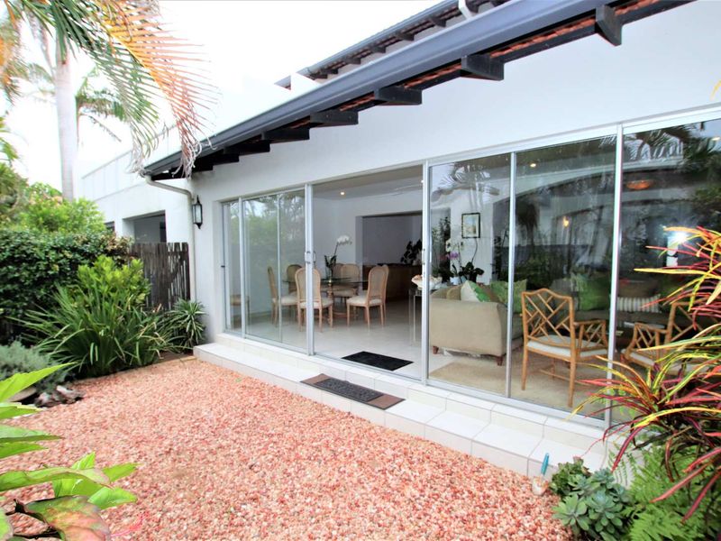 Hendra Estates - Stunning, Coastal, Furnished Townhouse To Rent In Prime Umhlanga Rocks - Photo 2