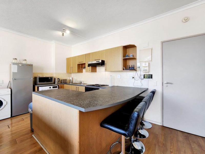 Ultimate Urban Living with Iconic Table Mountain Views - Photo 6