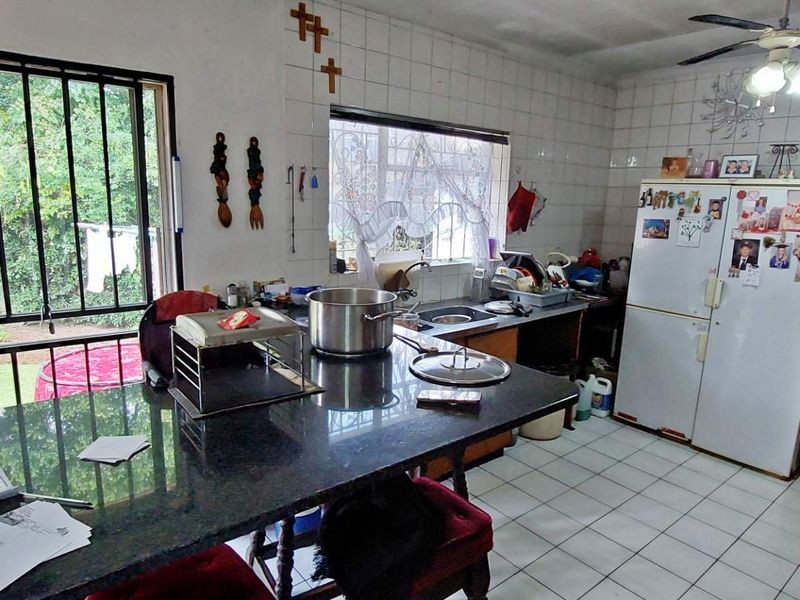 Entertainers Home Requiring TLC - Photo 8