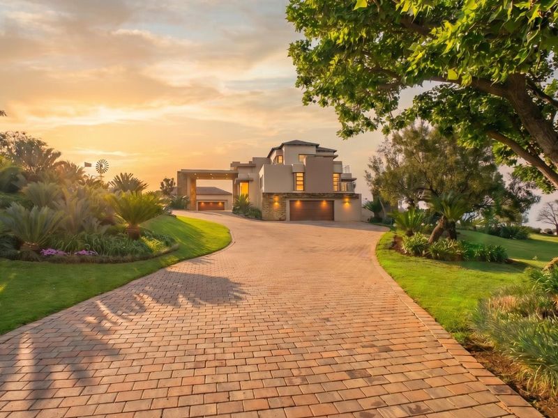 Luxurious Eco-Friendly Estate with Unparalleled Features - Photo 4