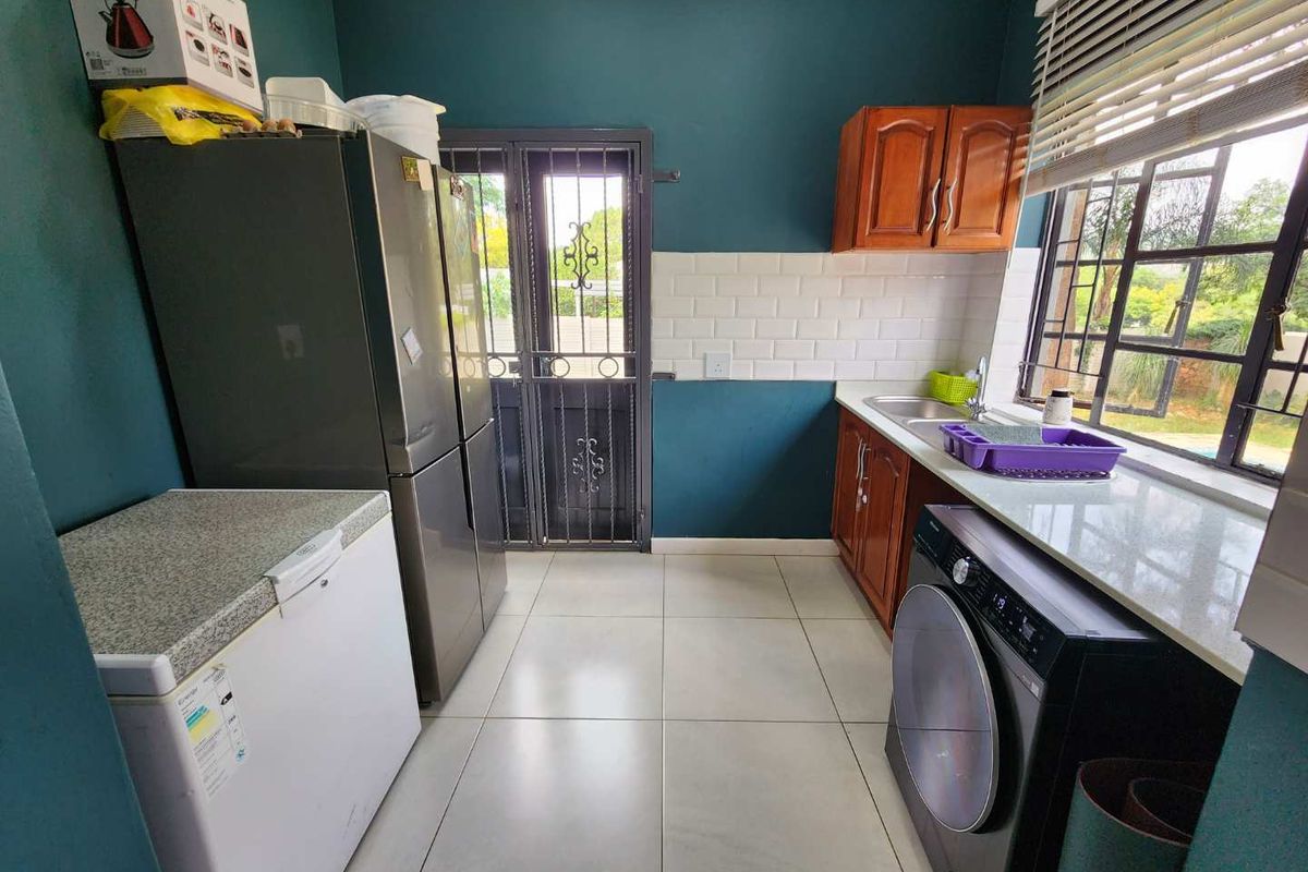 Charming 4-Bedroom Family Home to Rent in Rietondale (No Loadshedding Area) - Photo 3