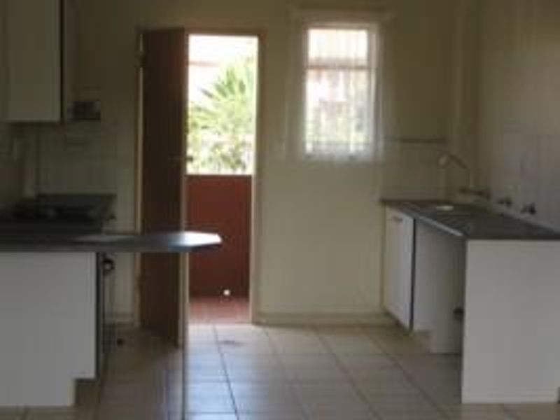 TWO BEDROOM APARTMENT IN CENTURION -AVAILABLE : IMMEDIATELY. - Photo 5