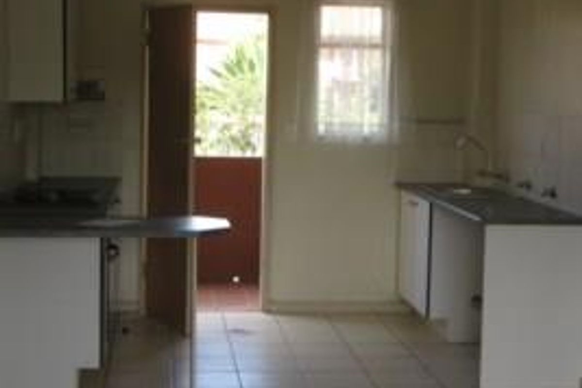 TWO BEDROOM APARTMENT IN CENTURION -AVAILABLE : IMMEDIATELY. - Photo 5