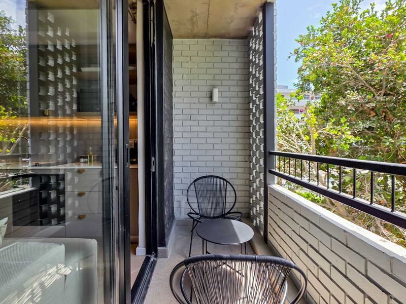 Brand New Fully Furnished Studio - Photo 2