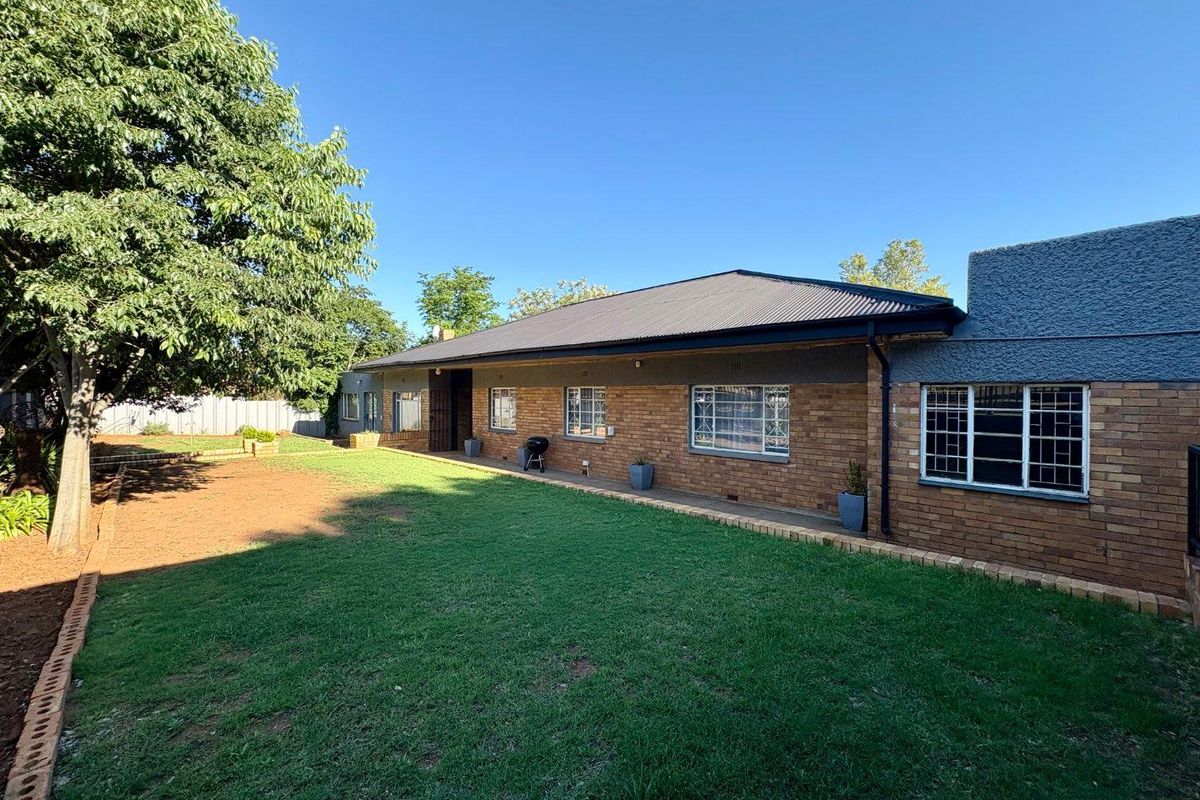 Well located family home - Photo 2