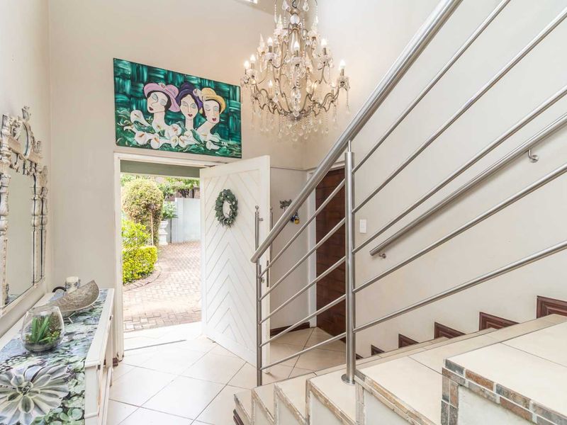 Stylish 4 bedroom family home in secure estate in Pinehaven - Photo 3