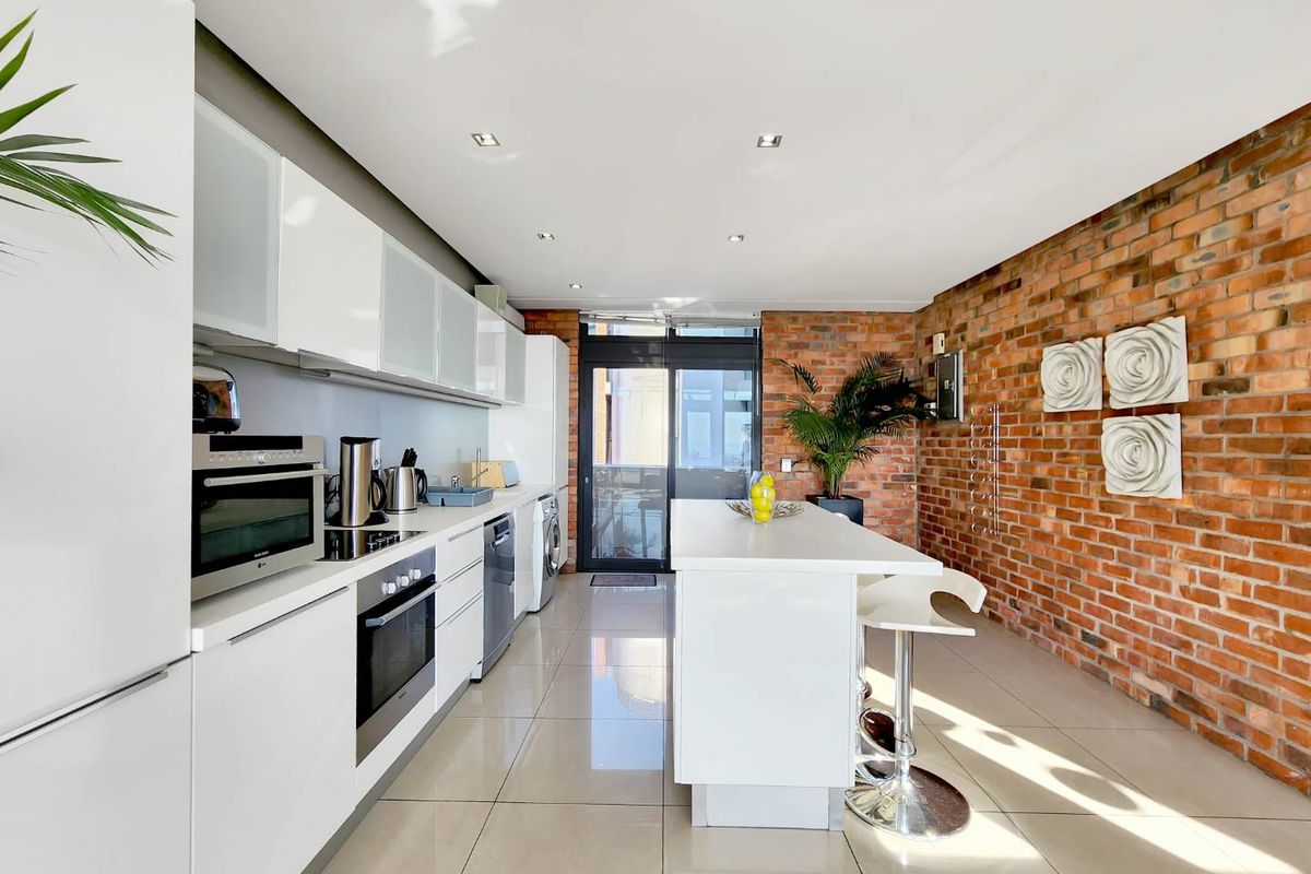 Industrial Chic Penthouse with private roof terrace - Photo 5