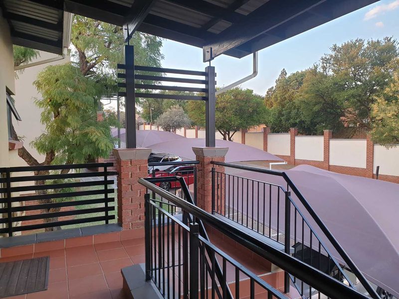 2 Bedroom Unit in Sought after Complex With Views - Photo 2