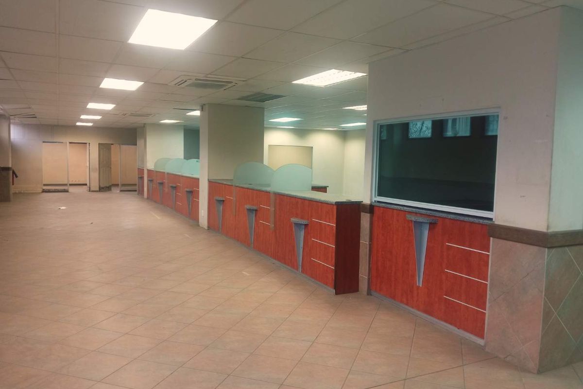 Prime 1,000 m2 Commercial Office Space To Let | Boksburg | Exceptional Business Address  Introduce your business to a prestigious, well-positioned - Photo 4