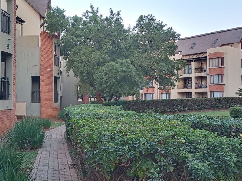 "Modern Living: 2-Bed Apartment Near It All!" - Photo 3