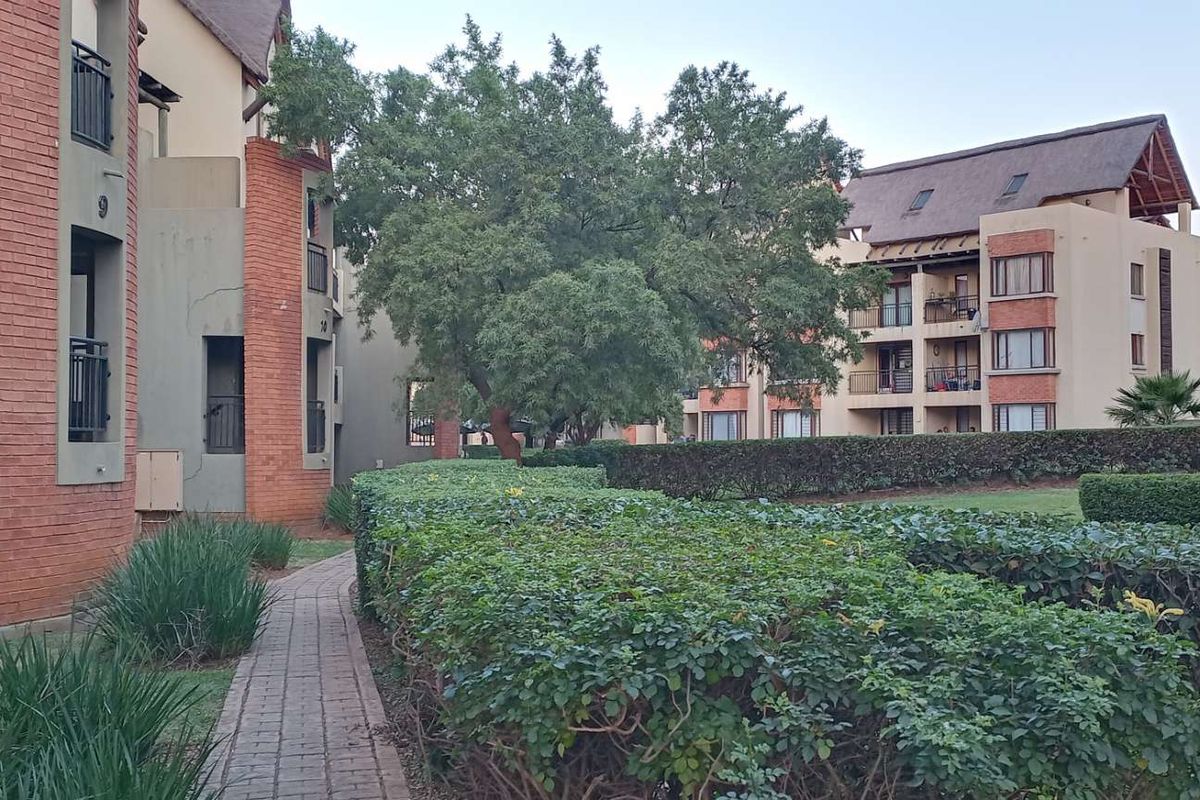 "Modern Living: 2-Bed Apartment Near It All!" - Photo 3