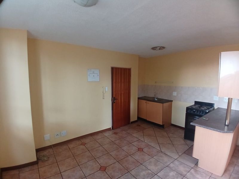2 Bedroom to rent in Hatfield - Photo 4