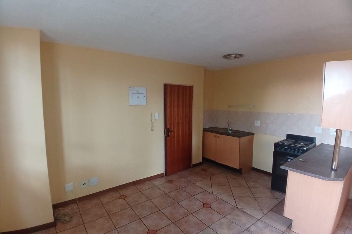 2 Bedroom to rent in Hatfield - Photo 4