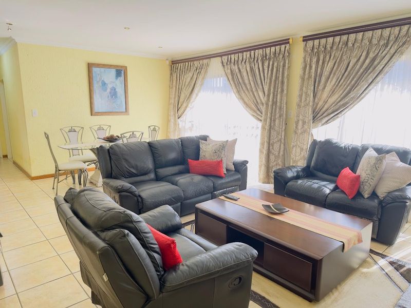 3 Bedroom Townhouse for Sale in Vorna Valley - Photo 9