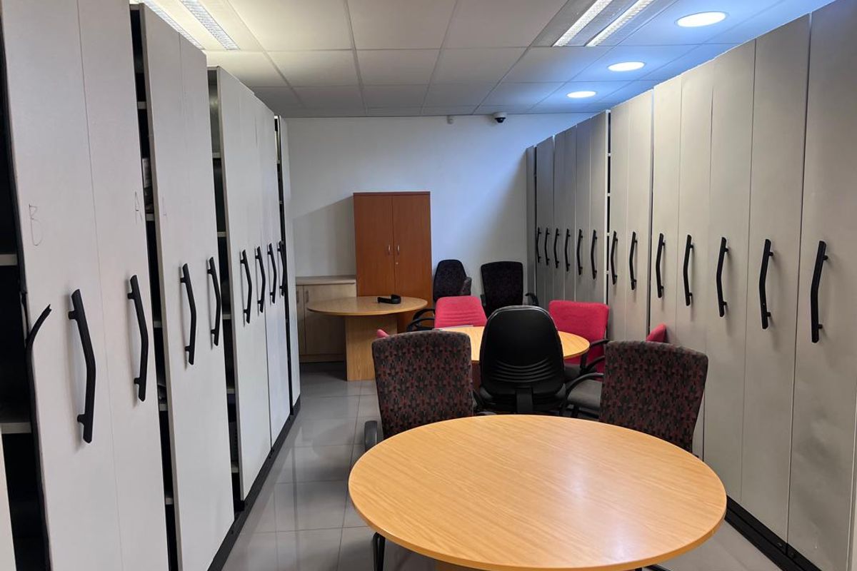 OFFICE TO LET - Photo 5