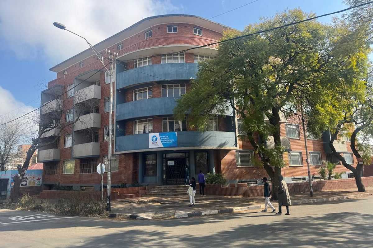 Residential building for sale with great return on investment - Photo 2