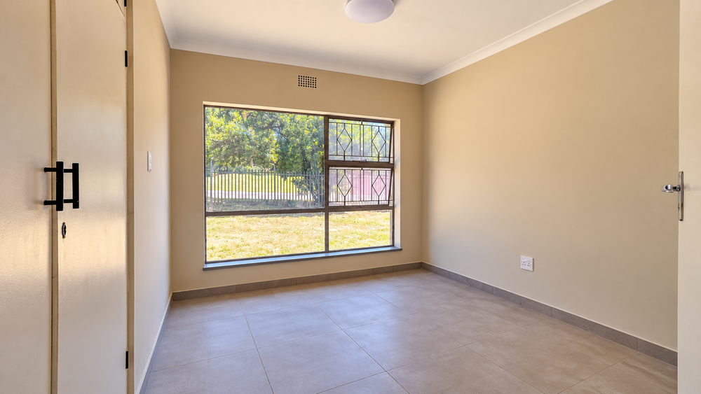 Entrance to 2nd bedroom