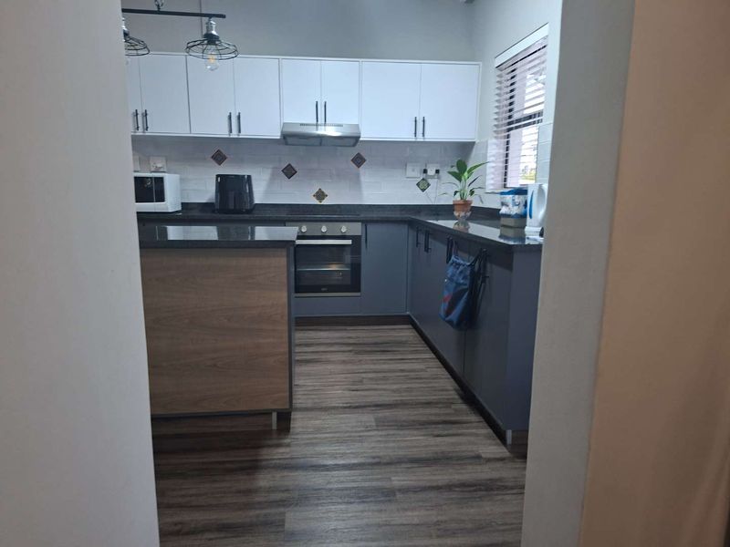 2 Bedroom Townhouse at a Secured Estate - Photo 4