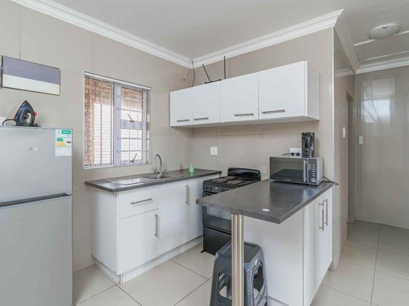 Ultimate Student Haven: 16-bedroom Student Accommodation For Sale - Photo 9