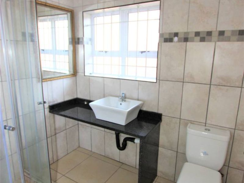 Hendra Estates - Large Family Home With Flatlet For Rent In Prime Umhlanga - Photo 9