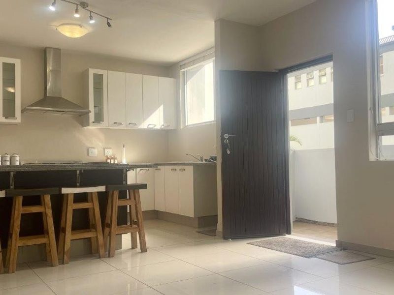 Beautifully Appointed, 3 Bedroom Garden Unit - Photo 10