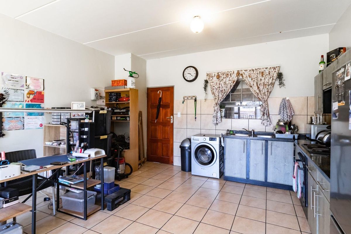 For Sale: Ground Floor Apartment, Two Bedroom - Photo 4