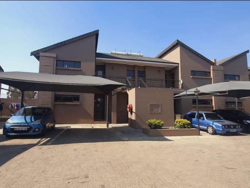 2 Bedroom Apartment for sale in helderwyk estate - Photo 6