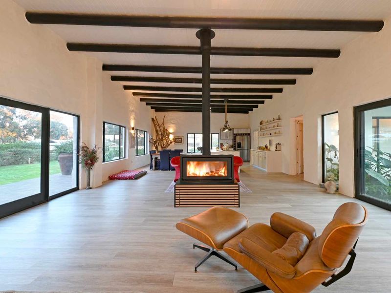 Contemporary Hacienda-Style Luxury Living - Photo 6