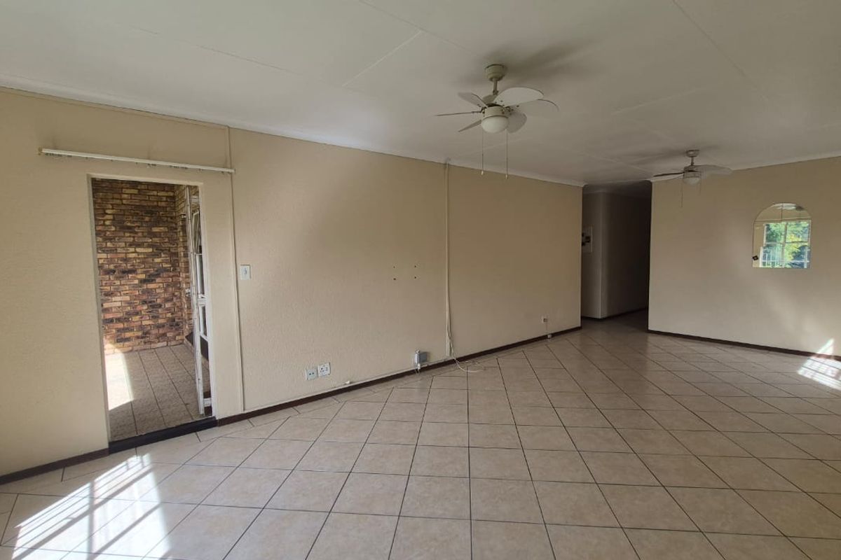 Welcome Home to Sharona Complex, Edleen - Photo 3