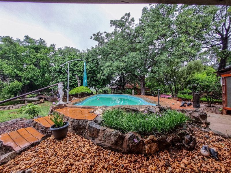 Farm House with additional cottage in excellent location. - Photo 5