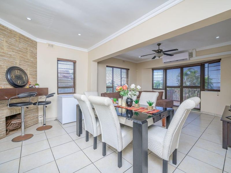 Spacious Ocean View Home with Pool, Sea Views PLUS 1 BED GRANNY COTTAGE! - Photo 4